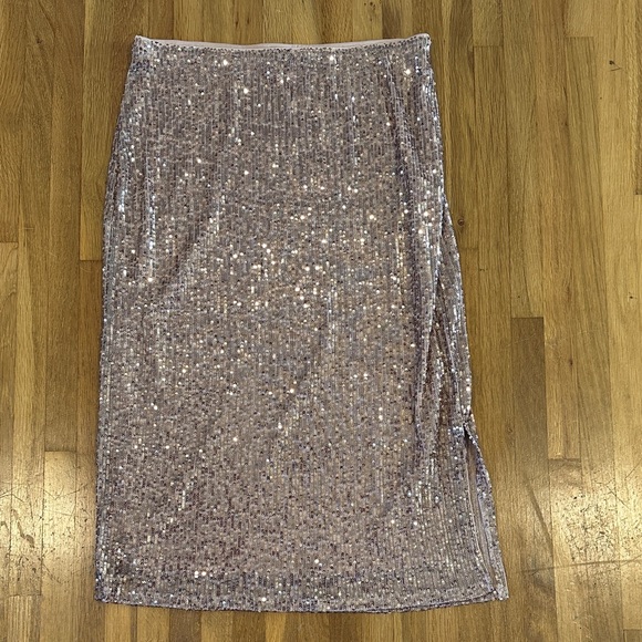 Time and Tru Dresses & Skirts - Time and Tru | Pink Sequin Skirt with small slit